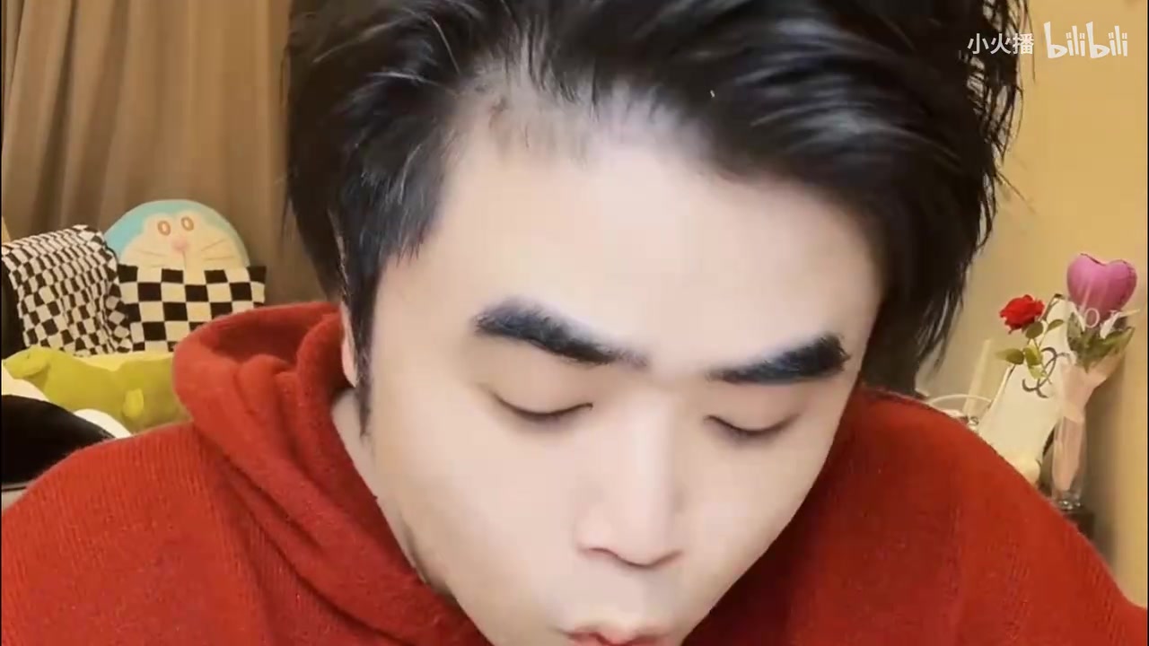 谈球吧体育app下载TES和HLE四六开！朱开：打HLE最重要是中野 369打Zeus肯定Zeus强