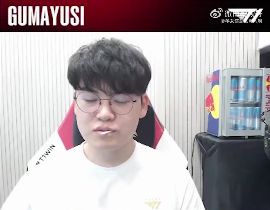 谈球吧(中国)官方网站Gumayusi：打职业前，我曾经考虑过比赛时永远叼着棒棒糖打游戏