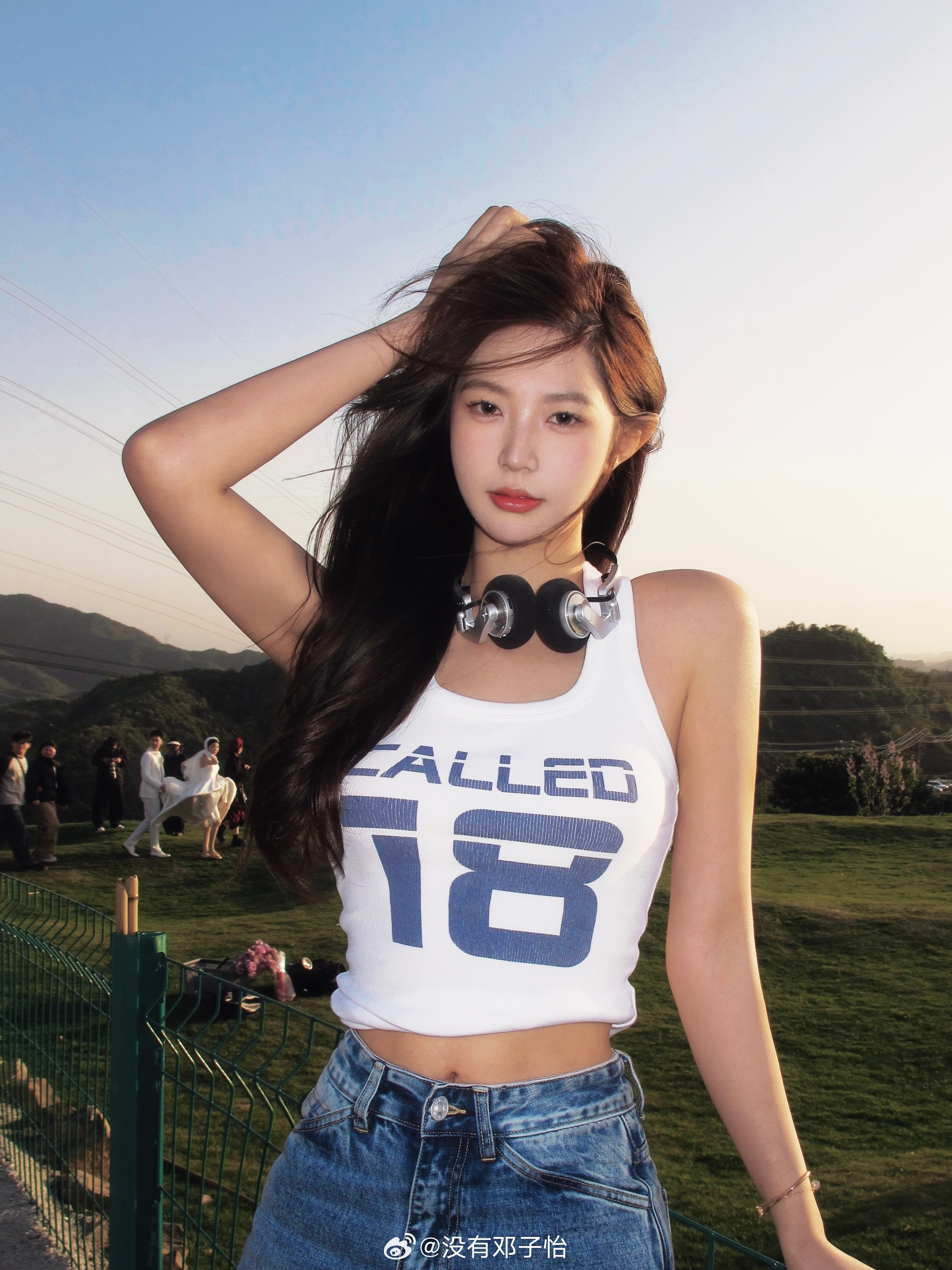 谈球吧官网登录入口火辣身材😍😍meiko女友邓子怡晒照：生命力溢出屏幕啦